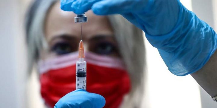 МОЗ дозволило щеплюватися бустерною вакциною усім українцям